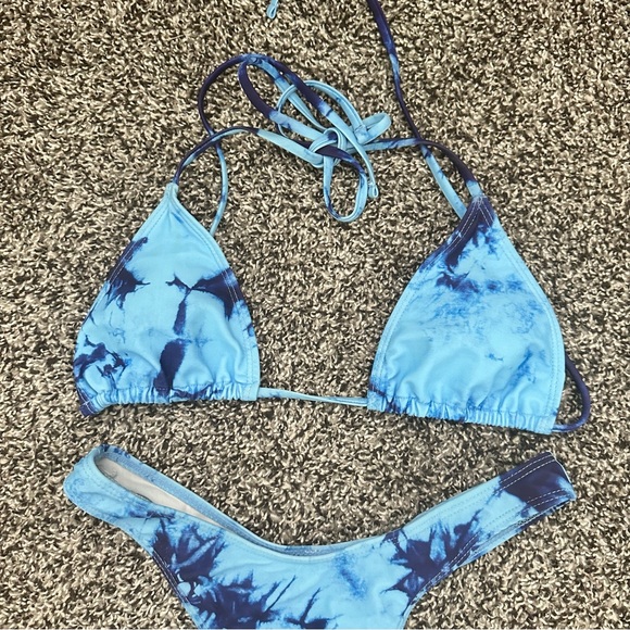 Three piece blue SHEIN tie dye bikini set - Picture 3 of 8